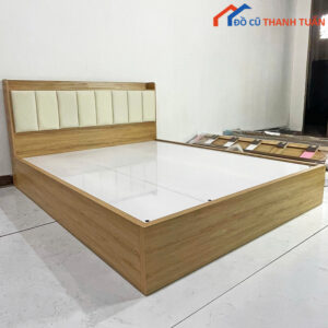 Thanh Lý Giường Ngủ 1M8x2M Ốp Nệm Đẹp 99% (Nhiều Màu)
