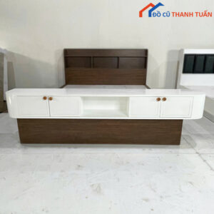 Kệ Tivi Treo Tường Dài 2m Màu Trắng Mới 99%