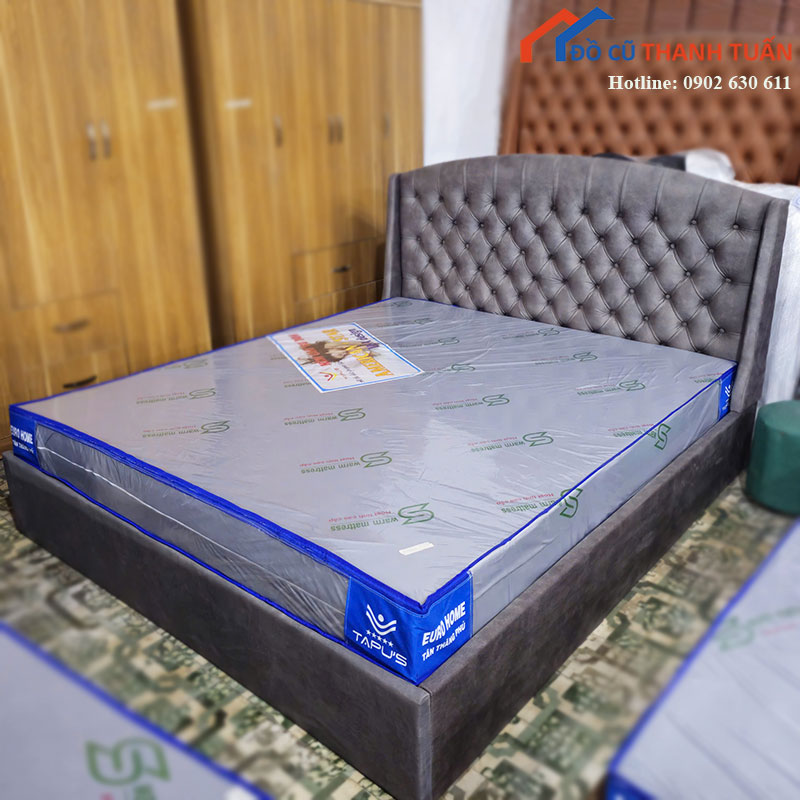 thanh-ly-giuong-ngu-boc-da-kem-sang-trong-moi-99-2 Thanh Lý Giường Ngủ Bọc Da Kem Sang Trọng Mới 99%