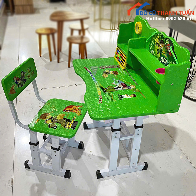 ban-ghe-hoc-sinh-cu-8 Bộ Bàn Học Hoạt Hình Cho Bé Cũ Giá Rẻ (Nhiều Màu)