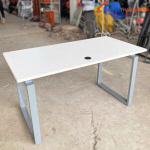 Bàn Làm Việc Cũ Khung Sắt Xám Kiểu Chữ U