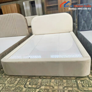 Giường Bọc Nệm 1M4 Phong Cách Vintage Mới 99%