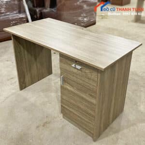 thanh-ly-ban-lam-viec-10-300x300 Thanh Lý 10+ Bàn Gỗ Có Hộc Hiện Đại Mới 99%