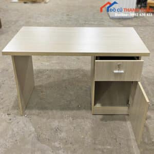 thanh-ly-ban-lam-viec-14-300x300 Thanh Lý 10+ Bàn Gỗ Có Hộc Hiện Đại Mới 99%