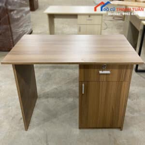 thanh-ly-ban-lam-viec-27-300x300 Thanh Lý 10+ Bàn Gỗ Có Hộc Hiện Đại Mới 99%