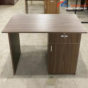 thanh-ly-ban-lam-viec-32-300x300 Thanh Lý 10+ Bàn Gỗ Có Hộc Hiện Đại Mới 99%