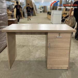 thanh-ly-ban-lam-viec-37-300x300 Thanh Lý 10+ Bàn Gỗ Có Hộc Hiện Đại Mới 99%