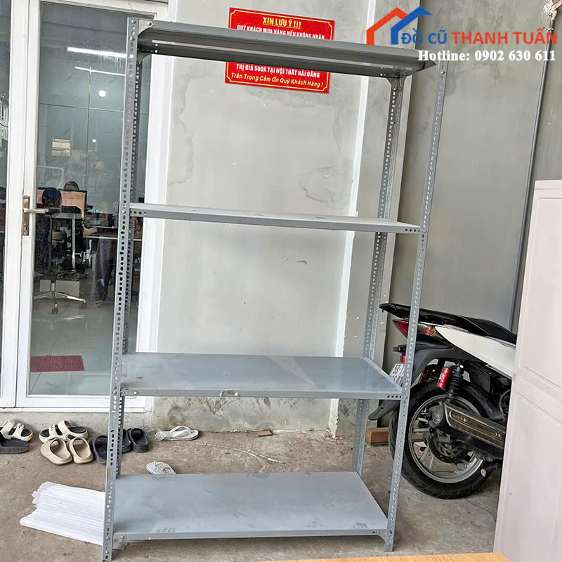 z6933635667646_38d0ba6b89e3244ecc2d6fa08ae48dca Kệ Sắt Cũ 4 Tầng Trưng Bày Giá Rẻ (Nhiều Mẫu)