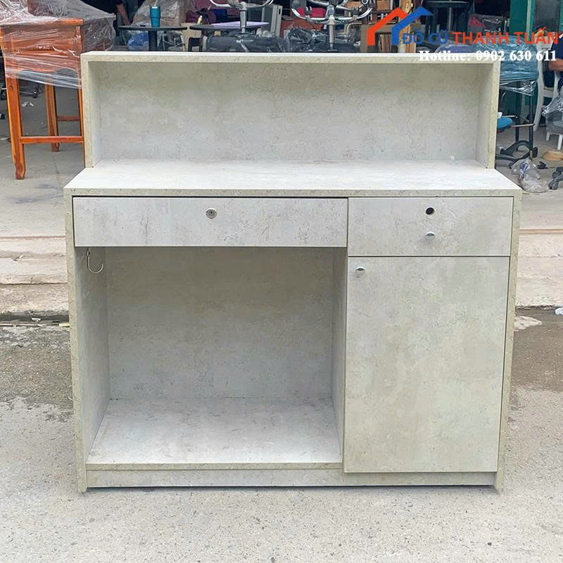 z6687084129610_5843b7ff3cd57854b05d56452eda0e85 Quầy Lễ Tân Xám Cũ Thiết Kế Gọn Gàng (Nhiều Mẫu)