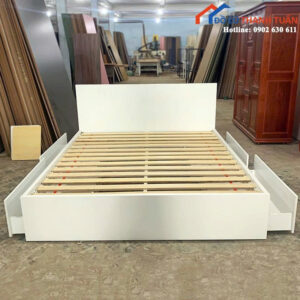 Giường Ngủ Cũ 1M82 Màu Trắng