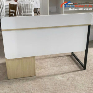 Bàn Làm Việc Cũ Màu Kem Có Hộc Tủ Tiện Lợi