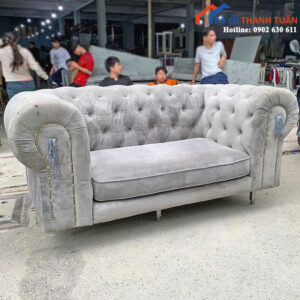 Băng Ghế Sofa Nhung Cũ Có Tay Cuộn Cổ Điển