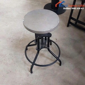Ghế Bar Xi Măng Cũ Chân Kim Loại
