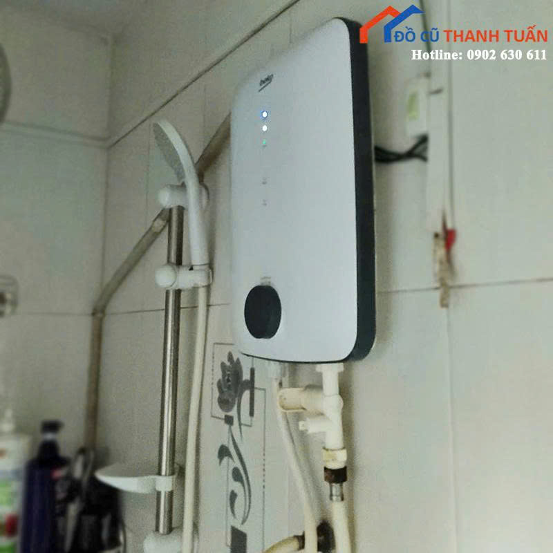 z6756002504560_5c31d8f02499459c8d35ee99f85dbebb Máy Tắm Nóng Cũ Treo Tường Kèm Vòi Sen (Nhiều Mẫu)