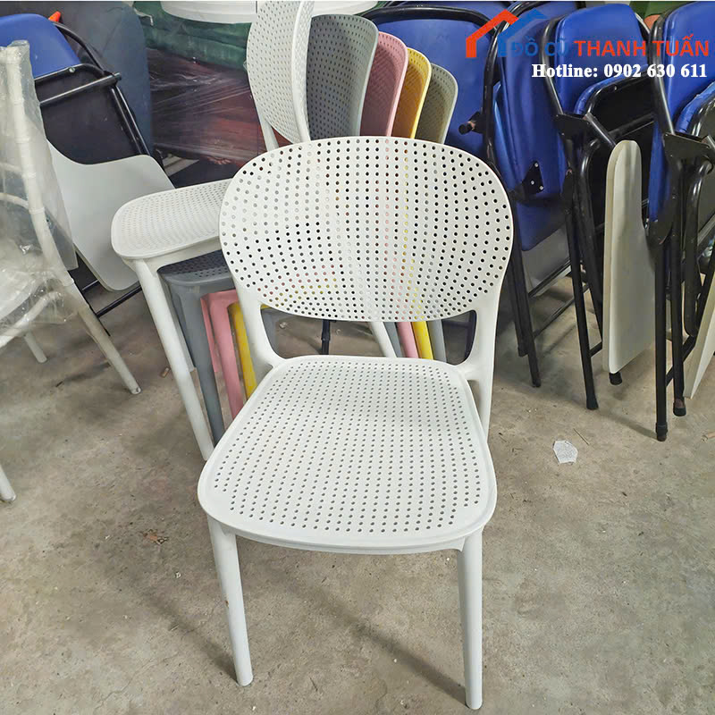 z6852381198473_4a4c299c904800bec794c749f2645541 Ghế Nhựa Đơn Cũ Đúc Lỗ (Nhiều Mẫu)