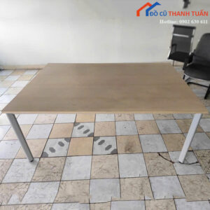 Bàn Họp Lớn Cũ 1M2x1M8 Vân Gỗ Sang Trọng