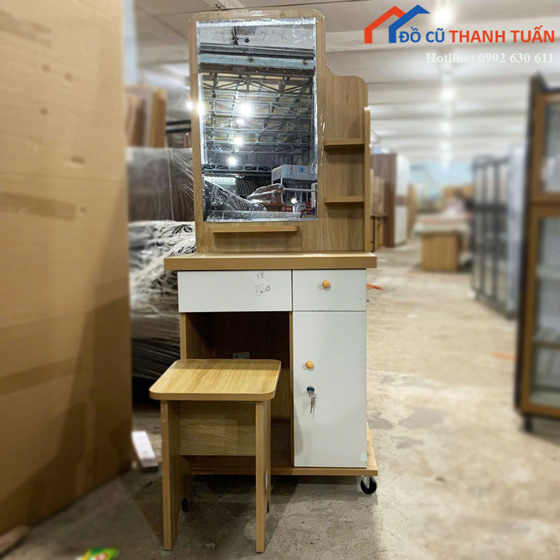 thanh-ly-ban-trang-diem-sang-trong-moi-99-nhieu-mau Thanh Lý Bàn Trang Điểm Sang Trọng Mới 99% (Nhiều Mẫu)