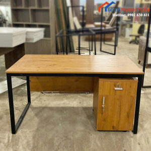 Thanh Lý Bàn Làm Việc Gỗ Màu Nâu Tiện Lợi Mới 99%