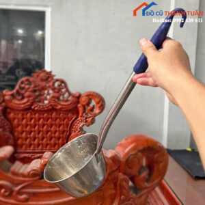 Vá Inox Cũ Có Tay Cầm Bằng Nhựa Chắc Chắn