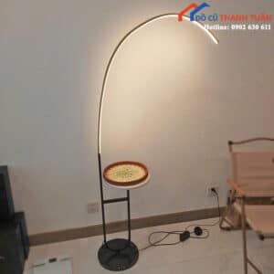 Đèn Sàn Hiện Đại Cũ Kèm Kệ Tròn Thanh Lịch