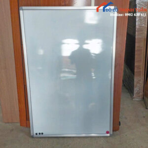 Bảng Trắng Hình Chữ Nhật Cũ Viết Bút Lông Treo Tường