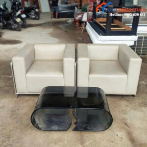 Bộ Ghế Sofa Cũ Kèm Bàn Uốn Kính Đen Độc Đáo