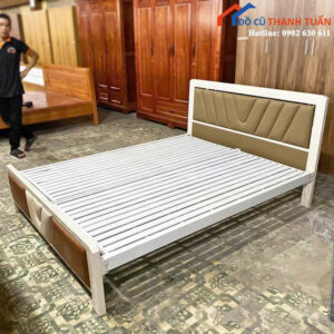 Giường Sắt 1M6x2M Bọc Nệm Đầu Giường Mới 99%