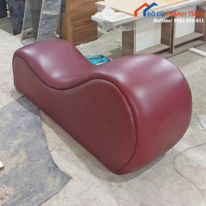 Ghế Tình Yêu 1M45x48CM Cũ Bọc Da Màu Đỏ Cao Cấp