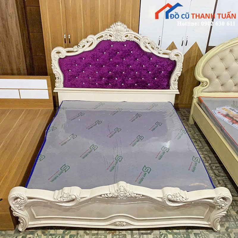 z6924826121770_b443721435e958de2bbd92c5f20c94ff Giường Ngủ Gỗ Cũ 1M8x2M Màu Trắng Sang Trọng