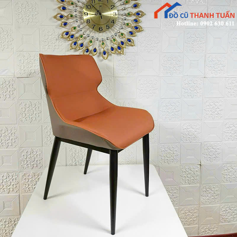 2b Ghế Ăn Có Lưng Gập Nhẹ Hai Bên Mới 99% (Nhiều Màu)