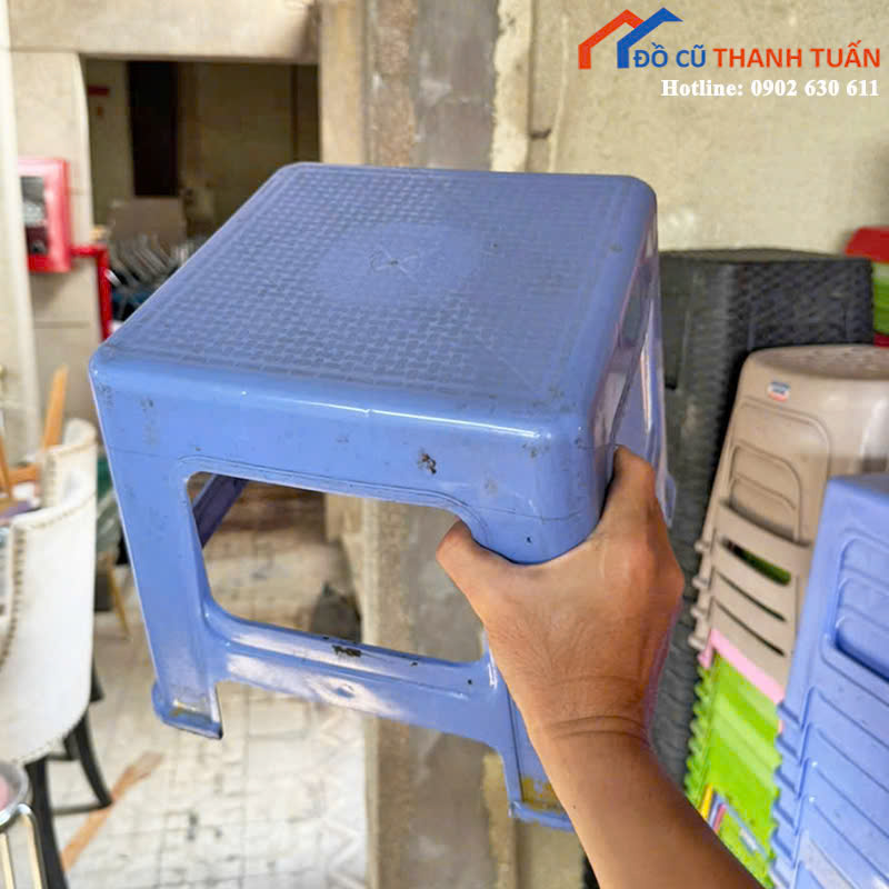 z6870993465167_e8ca00bb20cbf58c0f42a37ed2d54819 Ghế Nhựa Thấp Cũ Màu Sắc Đa Dạng (Nhiều Màu)