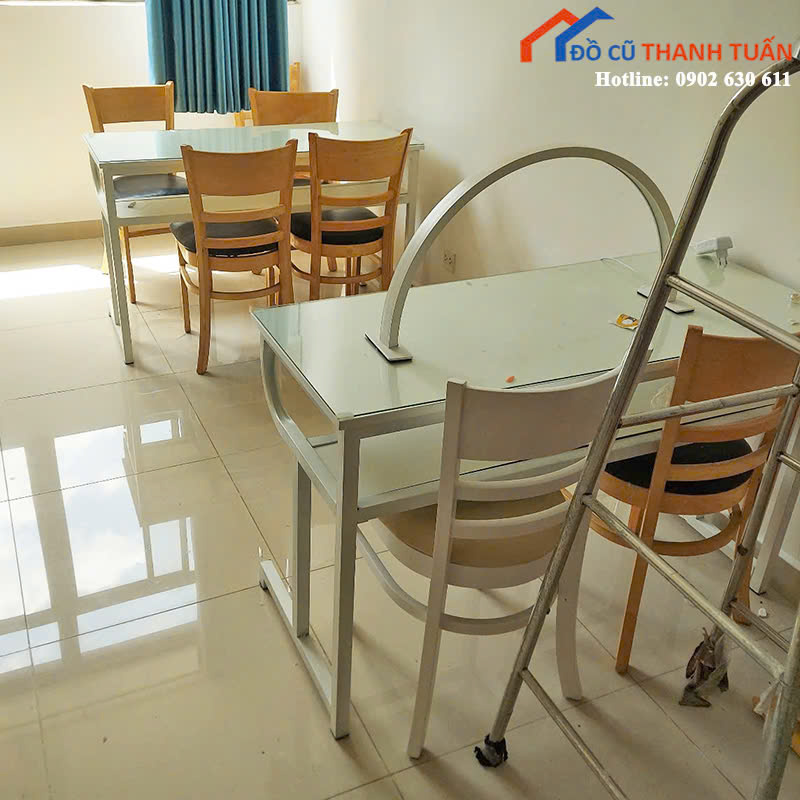 z6870996210219_49931785378a9cb04b54f3a2ace1e308-1 Ghế Ăn Cũ Màu Trắng Kiểu Dáng Hiện Đại Giá Tốt