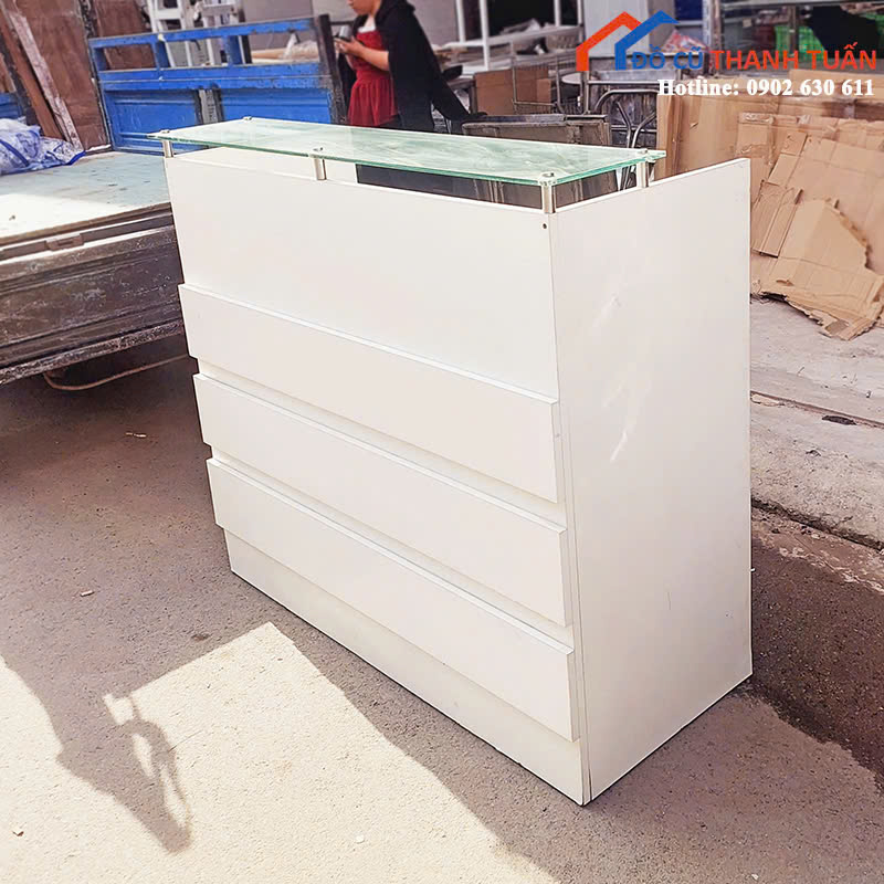 z6876032272201_d1947c72a7e93688ff49987a28cc8608 Quầy Lễ Tân Cũ 1M2 Kiểu Dáng Vuông Thanh Lịch Giá Tốt
