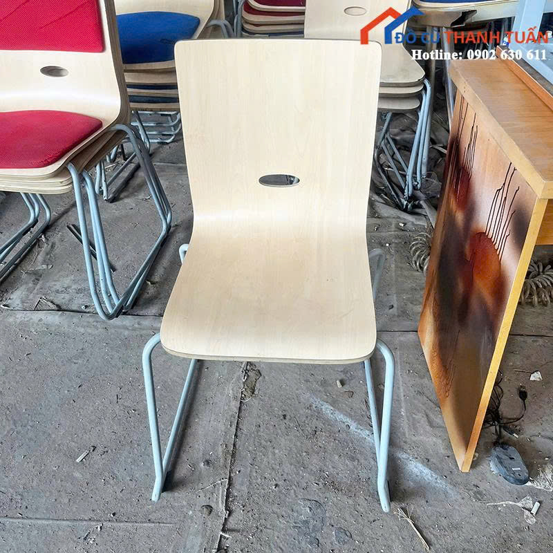 z6882813584277_b4aa5378cfe18a4e85eafec8e1993b1a Ghế Học Sinh Cũ Uốn Cong Hiện Đại Giá Tốt