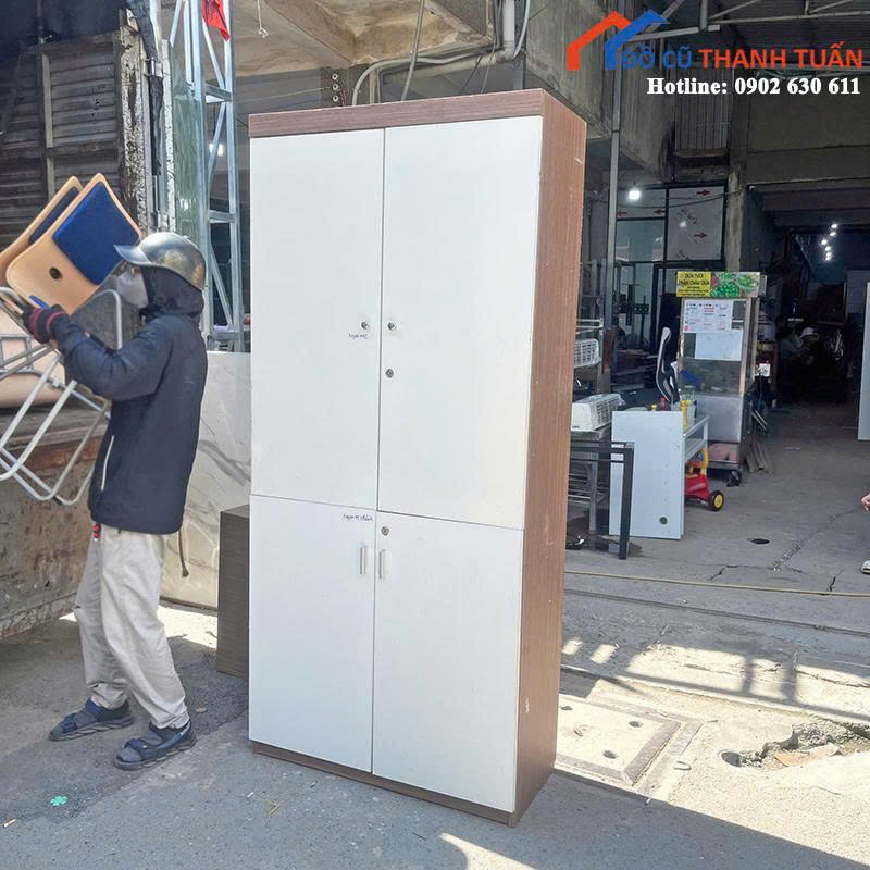 z6882816828962_1652ca46e6c734fdbf4a845fedd571dc Tủ Quần Áo Gỗ Cũ 2Mx90CM Màu Trắng Phối Nâu Hiện Đại