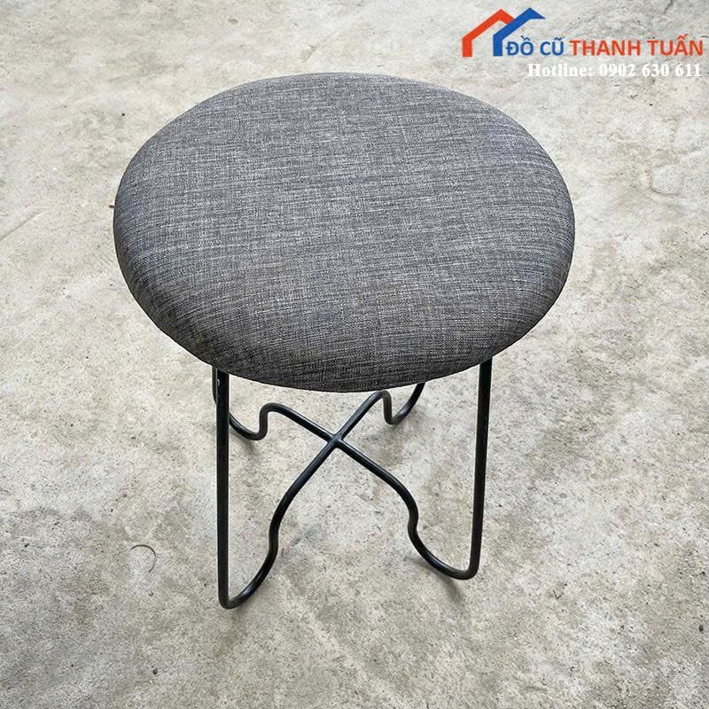 z6902981262620_468ed1e9b250eb3dc08277885745127e Ghế Cafe Cũ Bọc Vải Màu Xám Mềm Mại