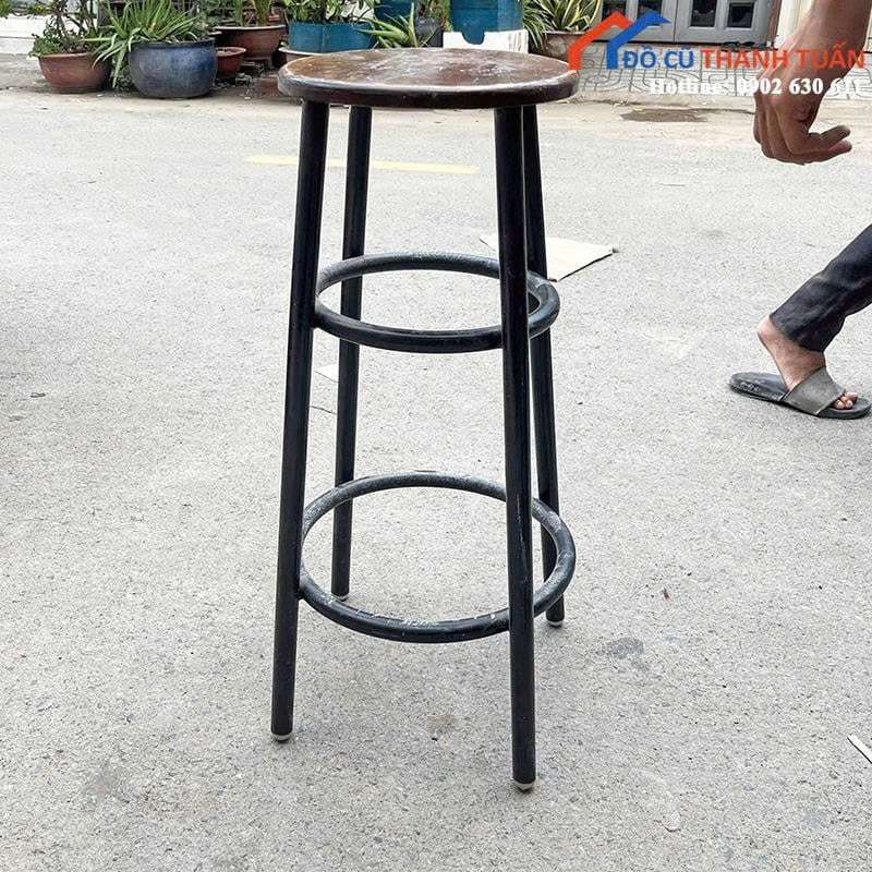 z6902983095630_1d0bd6e8dfad7e9f38d329cc4e76ec6d Ghế Cafe Cũ Mặt Gỗ Tròn Hiện Đại (Nhiều Mẫu)