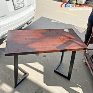 Bàn Làm Việc Cũ Màu Nâu Kiểu Dáng Hiện Đại