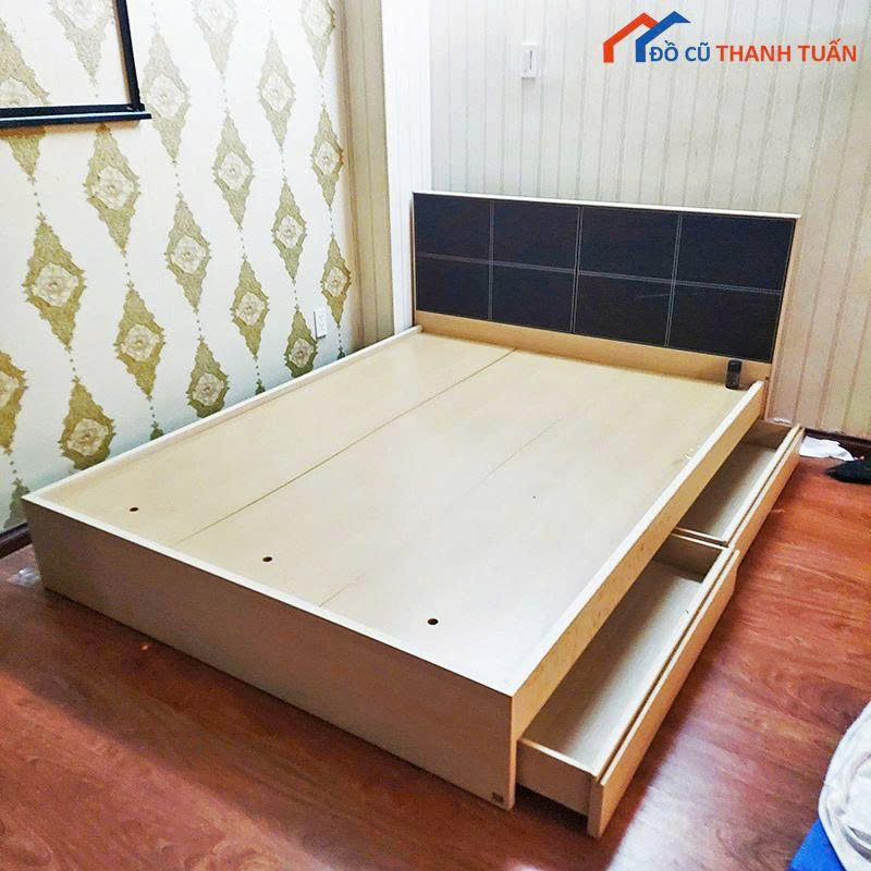 z6912052257519_9658889a3db7cde8fa3ab604aad8d4c0 Giường Ngủ Gỗ Cũ 1M52x2M Có 2 Ngăn Kéo Tiện Lợi