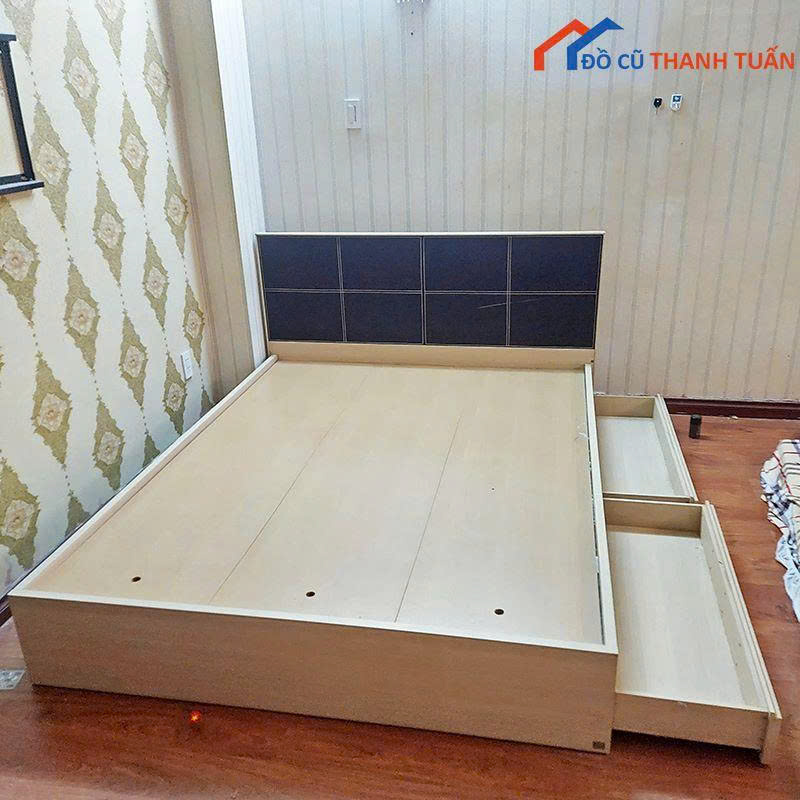 z6912052280513_7c8a9220ba173fadd6df09c835c113b3 Giường Ngủ Gỗ Cũ 1M52x2M Có 2 Ngăn Kéo Tiện Lợi