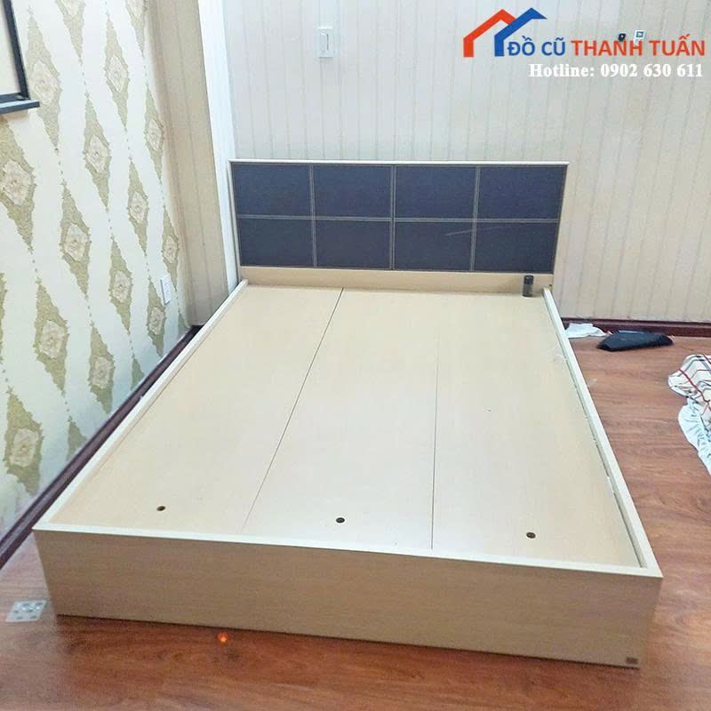 z6918105692755_41dc79fb260c92bc52d3f00898b2c28a Giường Ngủ Gỗ Cũ 1M52x2M Có 2 Ngăn Kéo Tiện Lợi