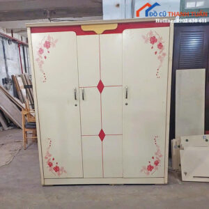 Tủ Quần Áo Cũ 1M4x2M Có Họa Tiết Màu Đỏ Đẹp Mắt