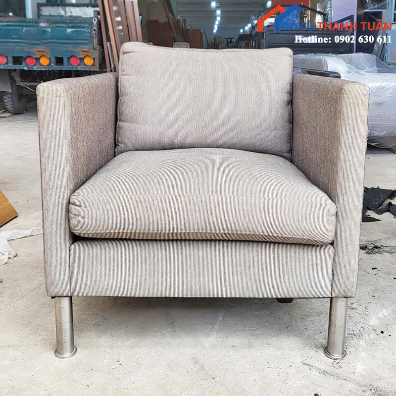 z6938822297604_6b1a9b1e3b21e4bd007e5a45c36531c7 Ghế Sofa Đơn Cũ Bọc Vải Màu Xám Dày Dặn Giá Tốt