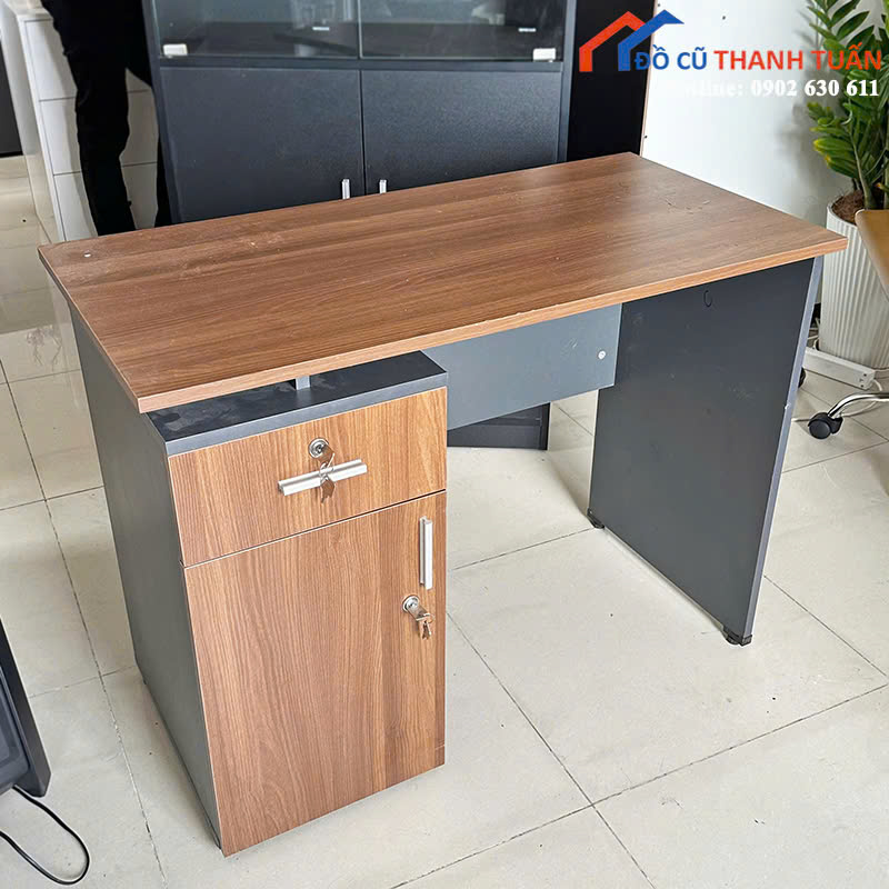 z6952691310448_94c3f0b6150889a66e78eb18f549dbfe Bàn Làm Việc Gỗ Cũ 1M2x50CM Thiết Kế Đơn Giản