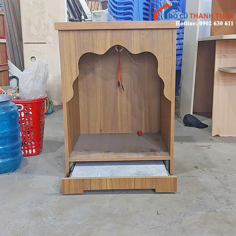 z6955951469578_eb2fa3bade06d77d58acde889475592b Bàn Thờ Gỗ Cũ Màu Vàng Nhạt Kiểu Dáng Đơn Giản