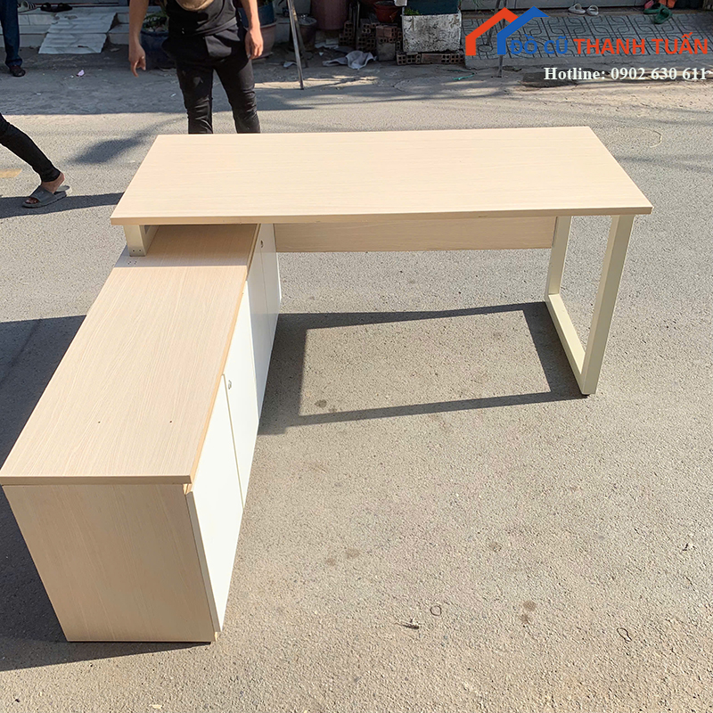 ban-giam-doc-cu-1m6x70cm-goc-l-mau-sang-hien-dai (3)