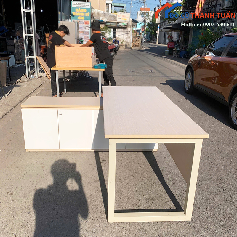 ban-giam-doc-cu-1m6x70cm-goc-l-mau-sang-hien-dai (5)