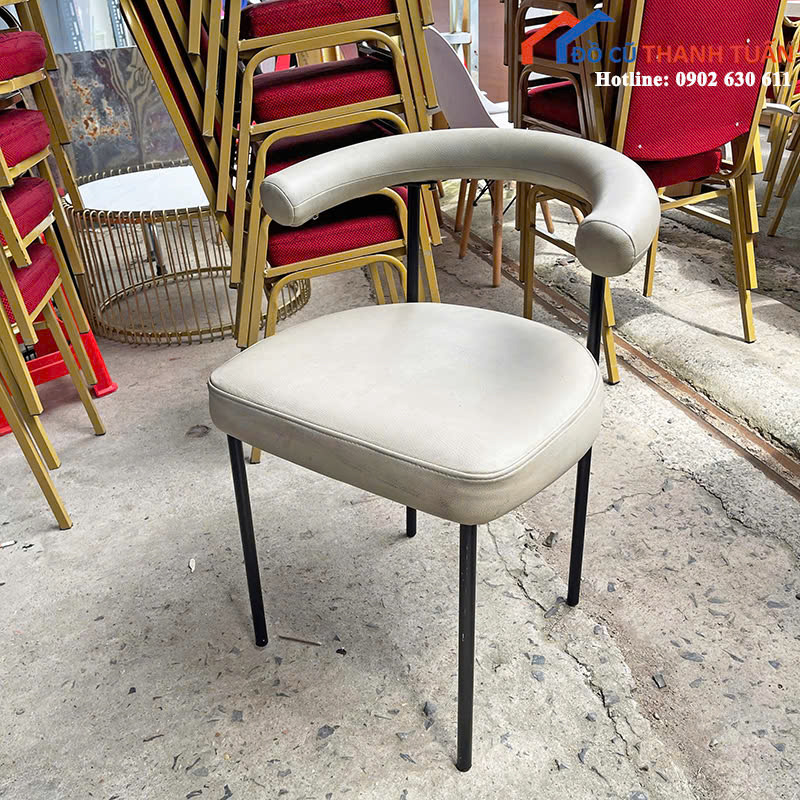 cf1-3 Ghế Cafe Cũ Bọc Đệm Màu Kem Lưng Bo Cong