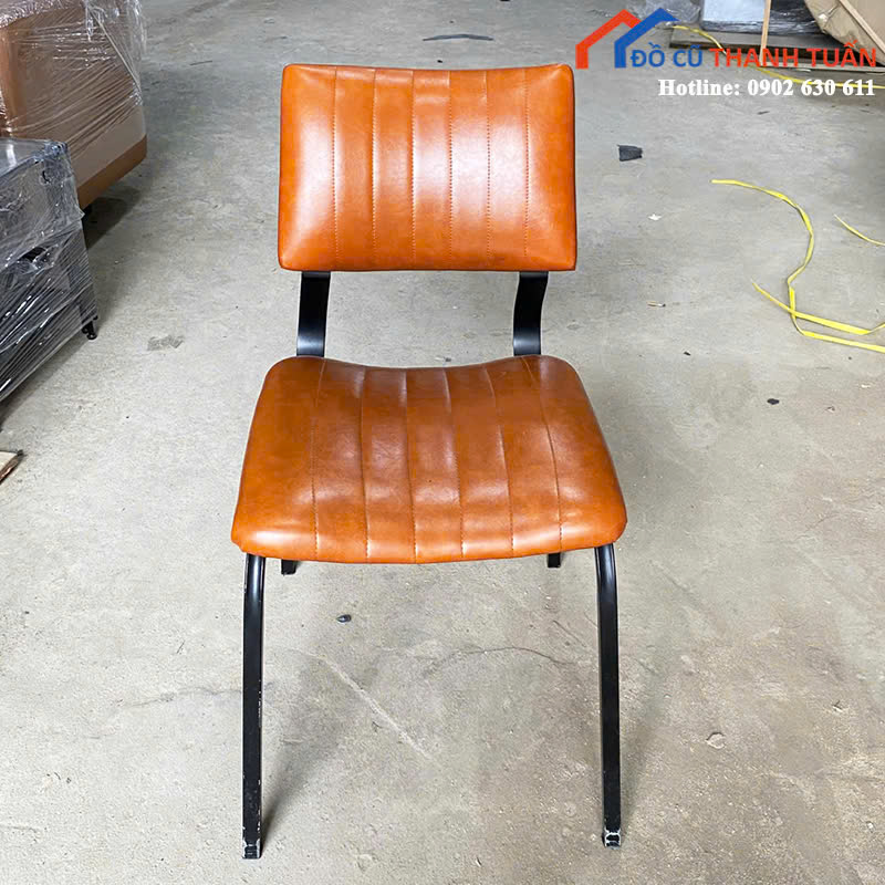 ghe-1-2 Bộ Bàn Cafe 4 Ghế Bọc Đệm Cũ Khung Sắt Mặt Gỗ