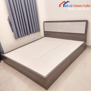 Giường Ngủ Gỗ Cũ Màu Xám Phối Trắng Sang Trọng